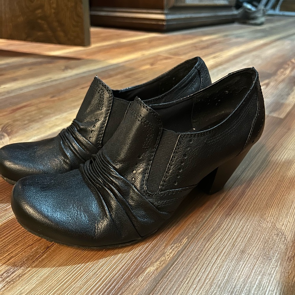 Bare traps - Treasure bootie- black size women’s 7